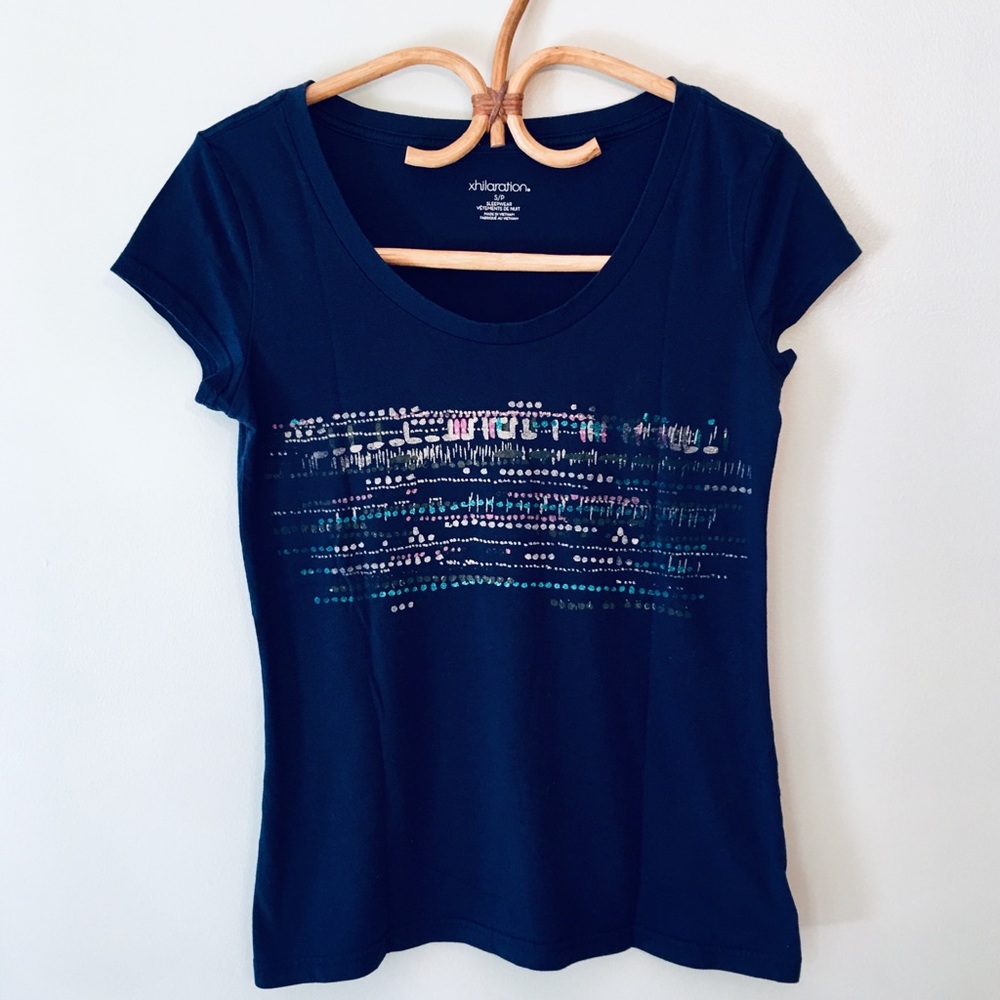 💤 Dashes + Dots Graphic Sleep Top